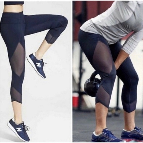 Athleta Navy Blue Mesh Sonar Capri Leggings size M - Picture 3 of 7